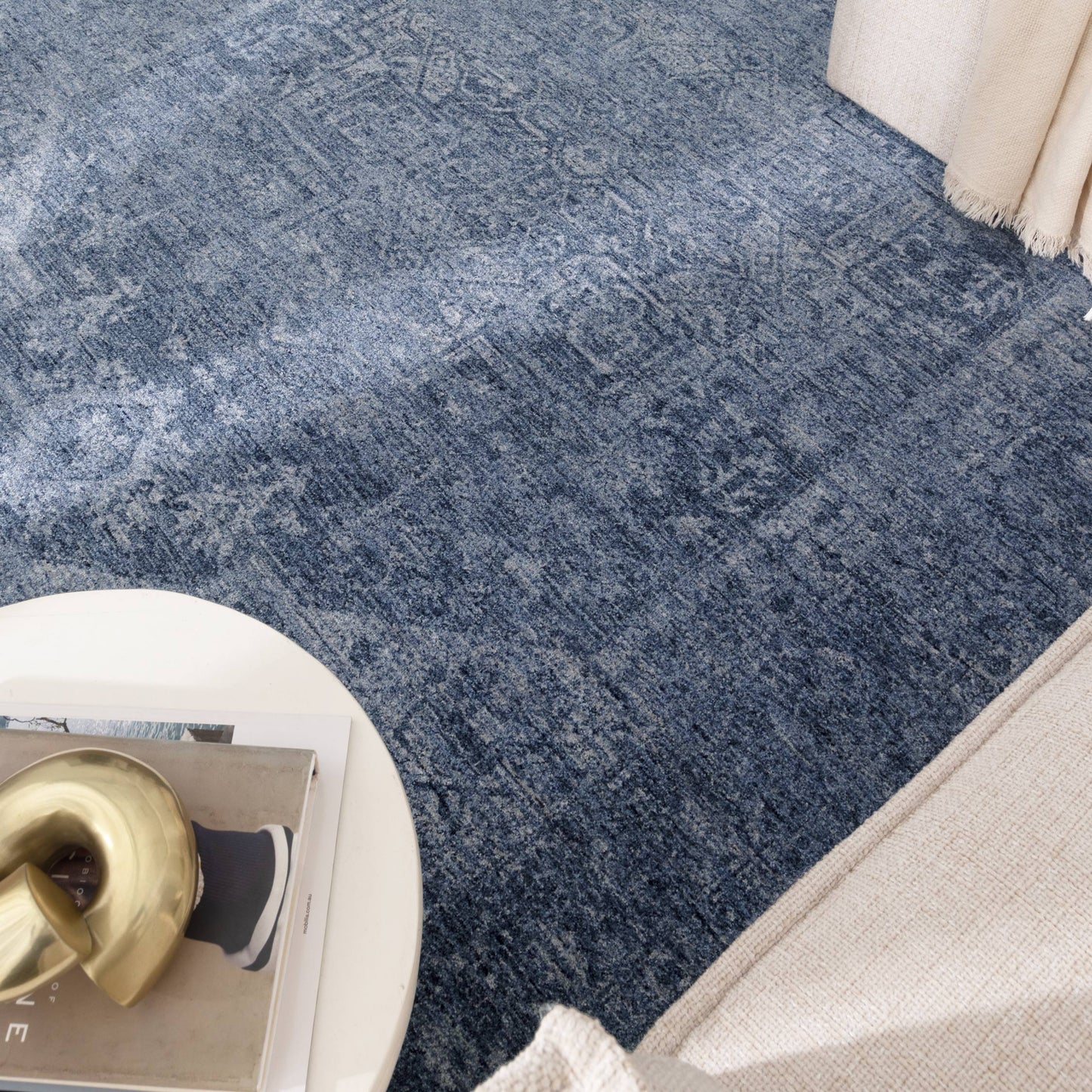 Heritage Distressed Medallion Blue Rug - H104